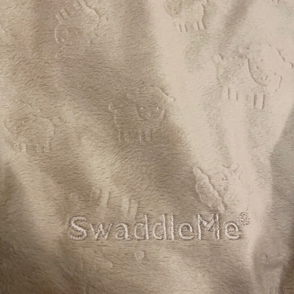 🟣2/$10 Super cute super soft swaddle me swaddle - Picture 2 of 3